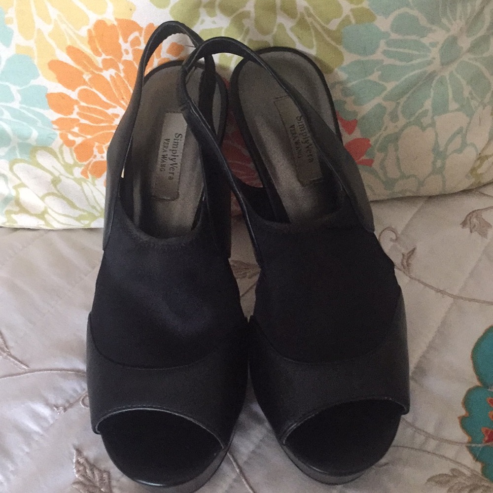 Simply Vera platform sandals